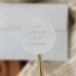 Hoja mínima | Sellos para sobres Bodas de oro<br><div class="desc">Estos sellos para sobres mínimos de boda dorado son perfectos para una boda elegante. El diseño presenta una sencilla silueta de vegetación en un Relieve metalizado de imitación dorada de estilo minimalista clásico. Personalice la etiqueta con los nombres de la novia y del novio.</div>
