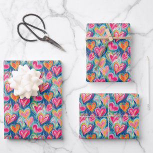 Hoja plana de papel de envolver de corazones pinta