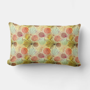 Hojas de almohada acentuadas de otoño