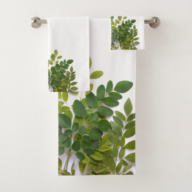Hojas de moringa con espacio de texto (In situ)