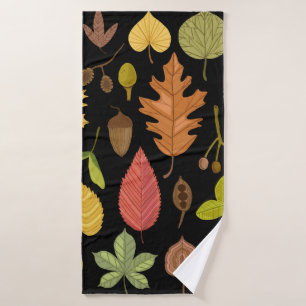 Hojas de otoño aisladas en el fondo negro