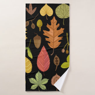 Hojas de otoño aisladas en el fondo negro
