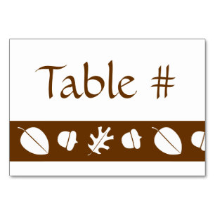 Hojas de otoño en la tarjeta de mesa de chocolate