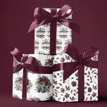 Hojas de papel de envolvimiento de Boda floral de<br><div class="desc">Celebra a la pareja especial con estas encantadoras felicitaciones personalizadas foto y hojas de papel de envoltura de nombres! Perfecto para bodas,  compromisos,  aniversarios y duchas de novias!</div>