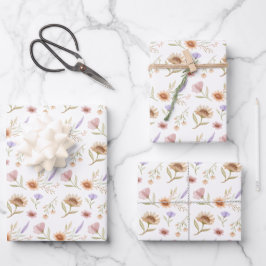 Hojas de papel de regalo con flores en acuarela