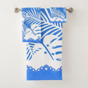 Hojas tropicales azules respaldadas por un Vistazo