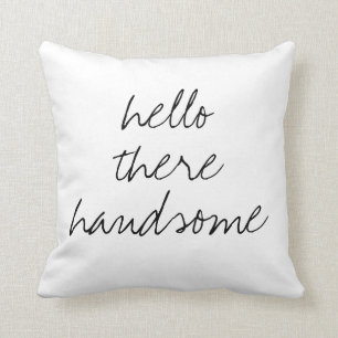 Hola allí almohada cuadrada hermosa