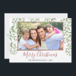 Holly Berries - Ramas con tarjeta de foto de hojas<br><div class="desc">Watercolor Holly Berries - Ramas con tarjeta de foto de hojas con tarjeta de navidad de mora con guarnición de Relieve metalizado dorado Rosa. La imagen,  la fecha y el nombre de la familia pueden ser reemplazados en la tarjeta de navidad Merry de baya verde y roja.</div>