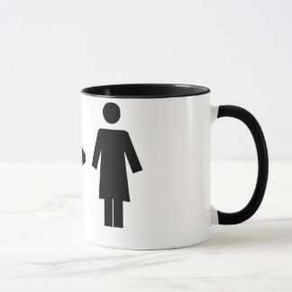 Hombre mayor que la taza de la mujer