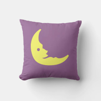 Hombre morado y amarillo en la almohada de la luna