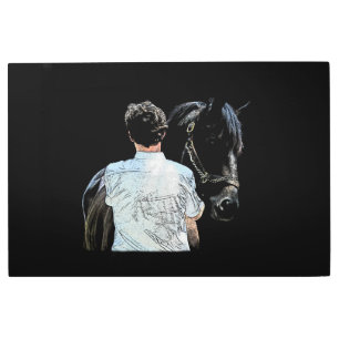 Hombre sosteniendo caballo oscuro arte en la pared