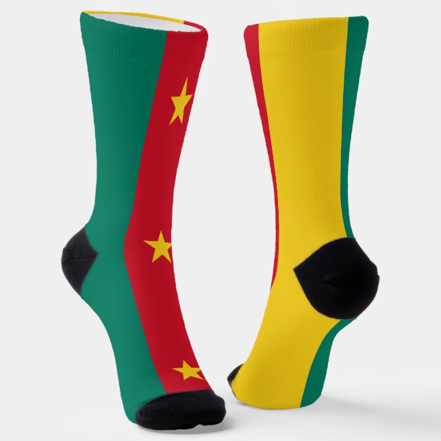 Hombres calcetines con bandera de Camerún (Angular)