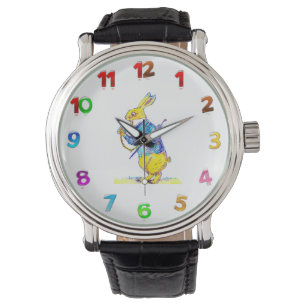 Hombres con reloj de conejo blanco