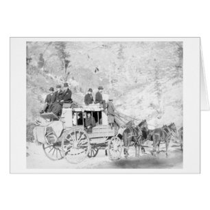 Hombres sentados en una fotografía de un "entrenad