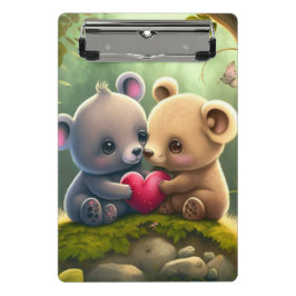 Hongos cortos en el portapapeles forestal