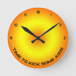 Hora de golpear con el pie… Reloj de pared