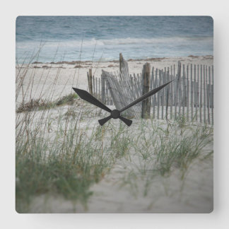 Hora para el reloj de pared del cuadrado de la