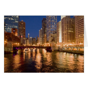 Horizonte de Chicago, Illinois, y río Chicago a la