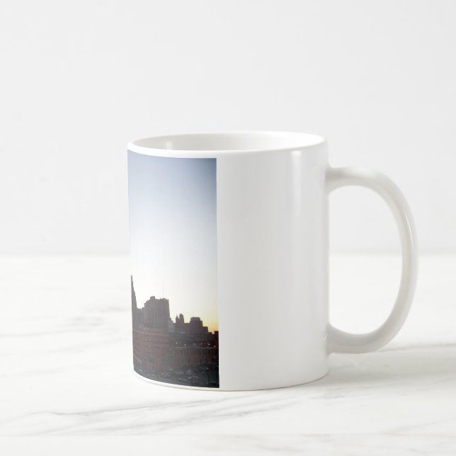Horizonte de Detroit en la taza de la oscuridad (Derecha)