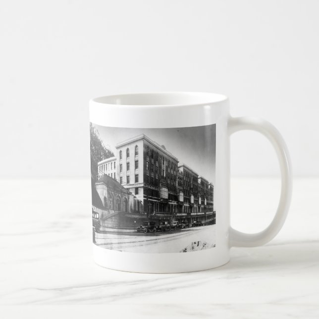 Hospital del UC, los años 20 - taza (Derecha)