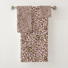 Huella animal leopardo en rosa