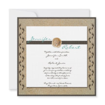 Huellas en la invitación a la boda de arena