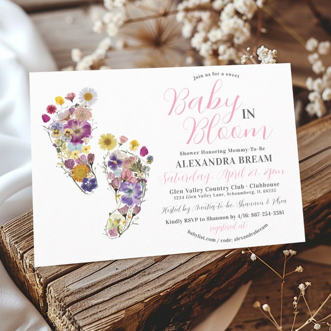 Huellas florales Niña Rosa Invitación a ducha (Baby In Bloom Cute Floral Footprints Pink Baby Girl Baby Shower Invitation, pressed flowers)