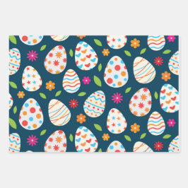 Huevos de Pascua decorativos con flores y hojas