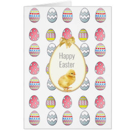 Huevos de Pascua y pollito lindo
