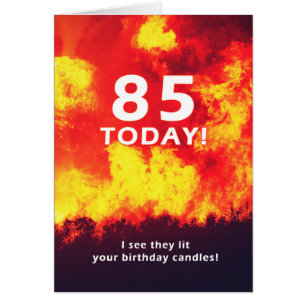Humor de velas de incendios forestales de cumpleañ