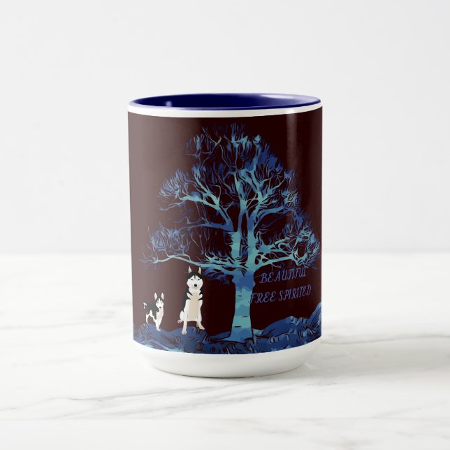 Huskies con dos tonidades de taza de café. (Centro)