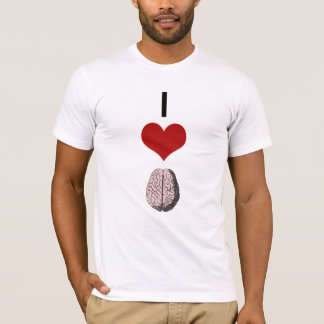 I camiseta del zombi de los cerebros del corazón