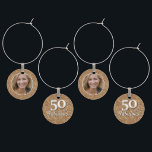 Identificador De Copa 50 y Fabulous Gold Purpurina Photo 50th Birthday<br><div class="desc">50 y Fabulous Gold Purpurina Photo 50th Birthday Party wine. Añade tu foto y tu edad.</div>