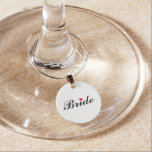 Identificador De Copa Moderna y elegante fiesta de boda de novia<br><div class="desc">Hermoso y elegante guión de tipografía en blanco sobre negro,  corazón rojo,  elegante,  encanto de cristal de vino,  para la novia de ducha de novia,  fiesta de soltera,  boda.</div>