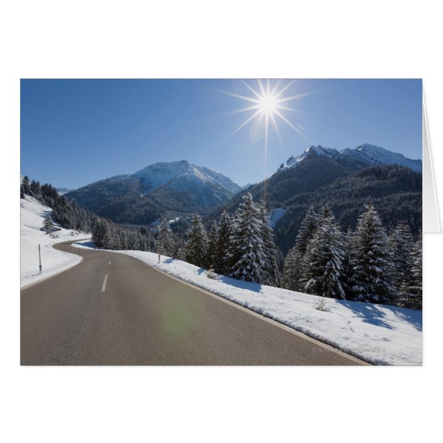 Idílico camino vacío a través de un paisaje invern (Anverso (Horizontal))