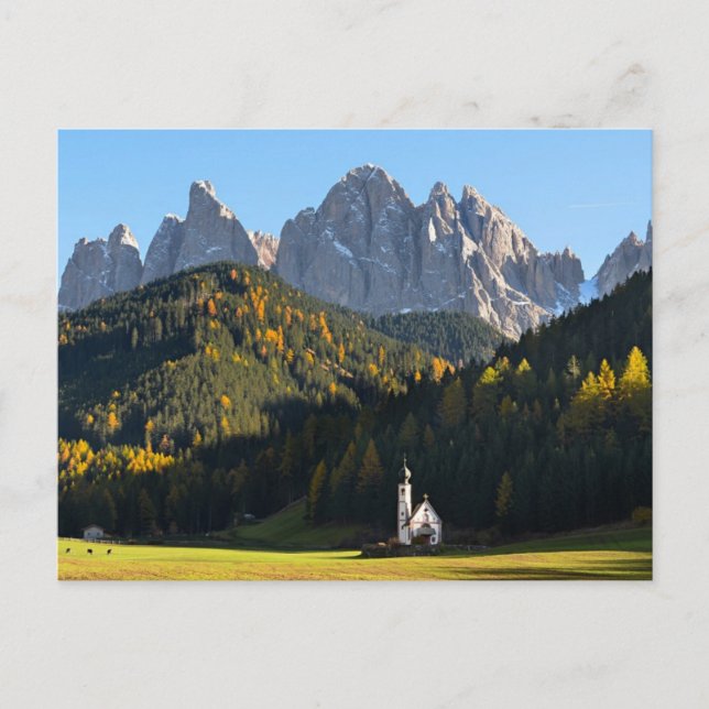 Iglesia con postal de las montañas Dolomitas (Anverso)