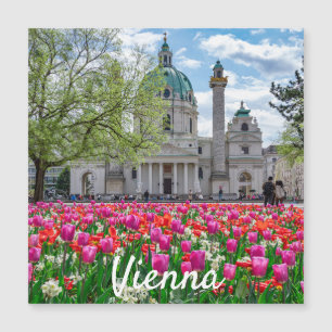 Iglesia de San Carlos en primavera en Viena, Mamáe