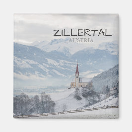 Iglesia de Zillertal en imán de texto en invierno