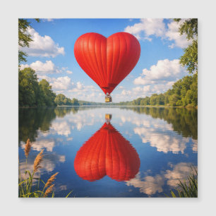 Ilustración de reflejo de globo con corazón románt