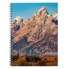 Imagen de montaña rocosa en cuaderno