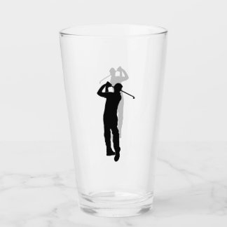 Imagen en blanco y negro de un golfista