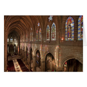 Imagen HDR del interior de la Basílica, Quito, Ecu