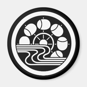 IMÁN 中 輪 に 水 に 槌 車