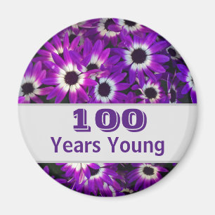 Imán 100 años joven flor morada foto de flor vívida flo