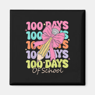 Imán 100 días de Coquette, profesora de escuela, por fi