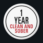 Imán 1 año limpio y sobrio<br><div class="desc">Camino a seguir - estás un año limpio y sobrio. ¡Celebra tu recuperación de la adicción a las drogas o al alcohol e inspira a otros a hacer lo mismo!</div>