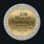 Imán 50.º Aniversario Boda Diamantes Y Oro Magnet<br><div class="desc">Elegante aniversario 50 boda con círculo de diamantes blancos,  brillantes tonos dorados de fondo. Diseño de texto del 50° Aniversario boda en negro con acentos brillantes. Nombre del personalizable y año de boda.</div>