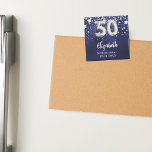 Imán 50 años estrellas de plata azul marino<br><div class="desc">Para una fiesta de cumpleaños número 50. Un color de fondo azul marino con estrellas falsas de plata. El color azul es desigual. Añade tu nombre,  texto. Se puede usar como recordatorio de Save the Date para tus invitados,  el favor de la fiesta o como un placer.</div>