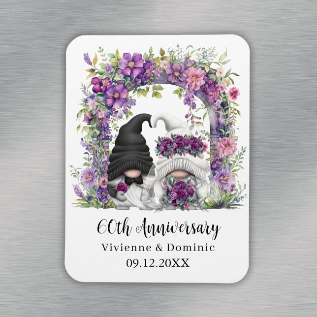 Imán 60.º Aniversario Boda Gnome Morple Floral (60th Wedding Anniversary Gnome Purple Floral Magnet
)