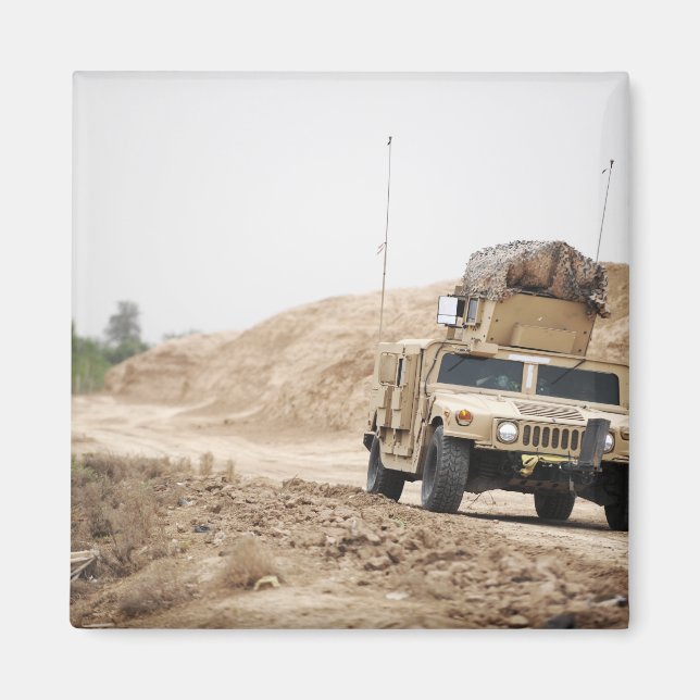 Imán A Humvee conduce la seguridad (Frente)